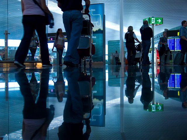 airport-1543008__480