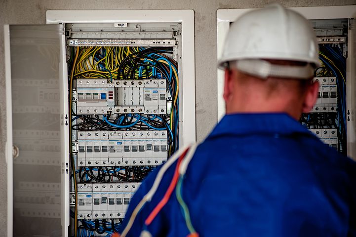 electrician-2755682__480