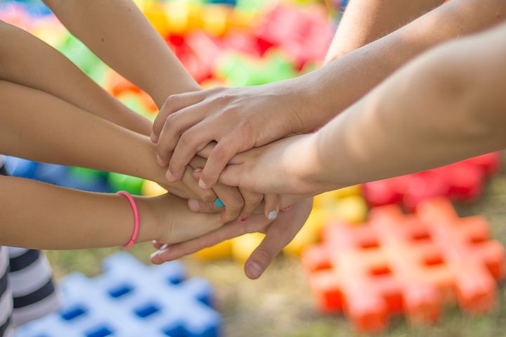 hands-2847508__480